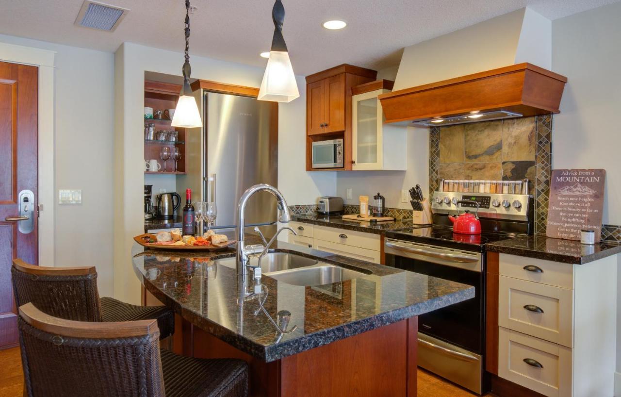 Misty Mountain- Premium 2 Bedroom Mountain View Canmore Extérieur photo