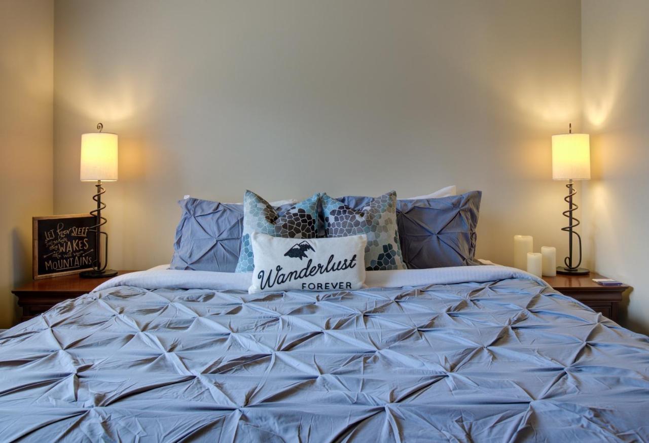 Misty Mountain- Premium 2 Bedroom Mountain View Canmore Extérieur photo
