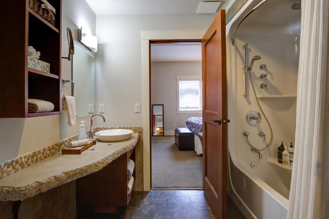 Misty Mountain- Premium 2 Bedroom Mountain View Canmore Extérieur photo